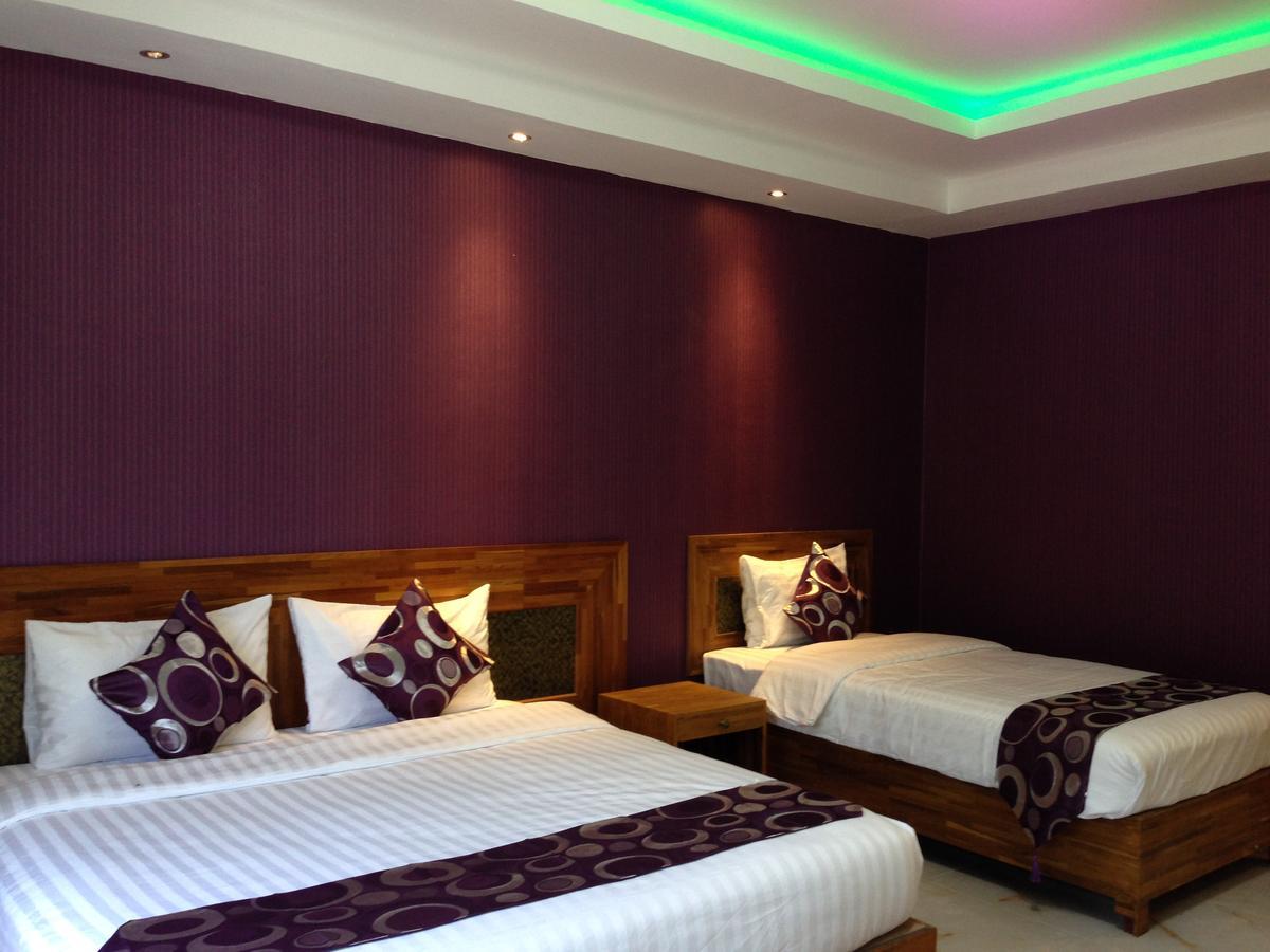 Hotel 9 Mile Янгон Экстерьер фото